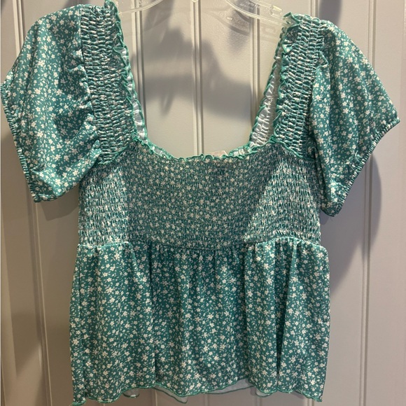 Floral Green Smocked Women's Top - Picture 2 of 3
